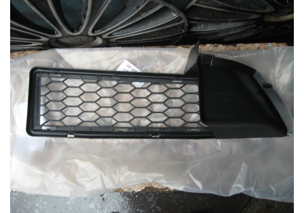 Решітка бампера переднього ліва Dacia Logan, Logan MCV (KS), 06-09, 6001548685